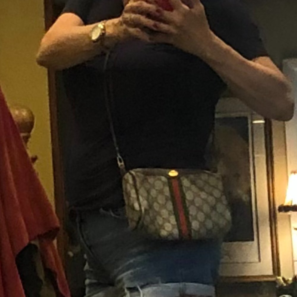 Vintage 1980's Gucci strap purse